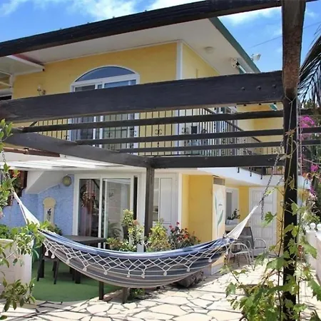 Kuscheliges Mit Garten Und Pool *